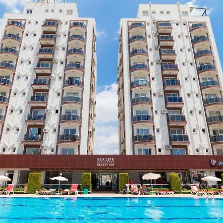 туристический комплекс в 150 метрах от моря Sea Life Apartment *
